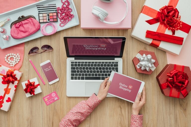 Gift Campaign for Online Store: How to Attract More Customers