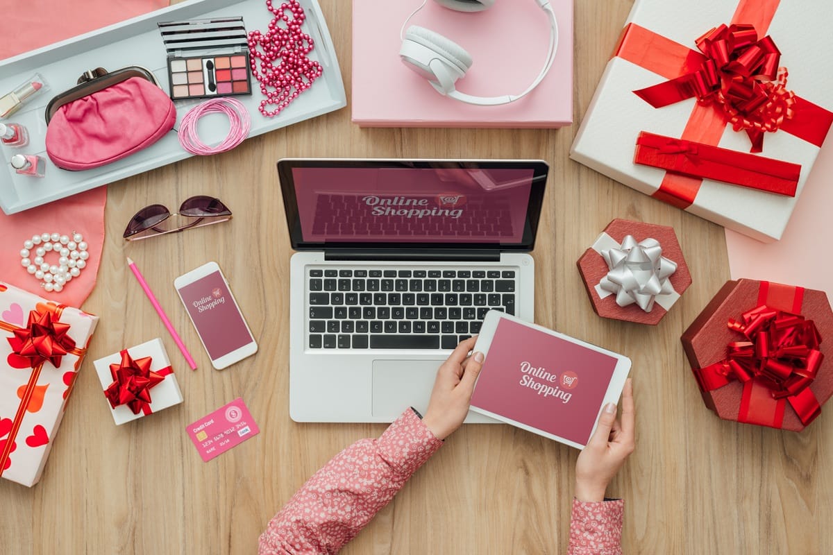 Gift Campaign for Online Store: How to Attract More Customers